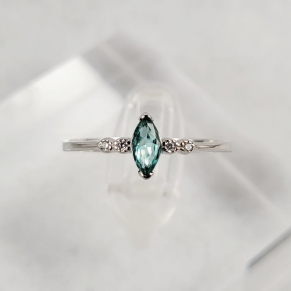Sterling Natural 0.3ct Marquise Emerald Ring - Picture 2 of 10